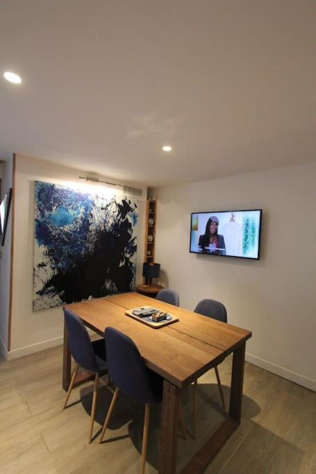 Appartement Jolie Avec Veranda Proche De La Place Des Lices